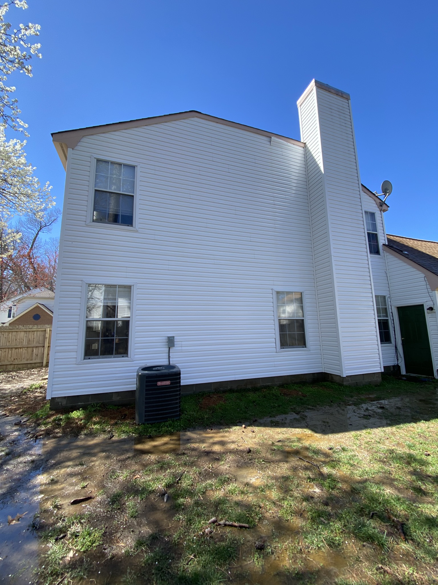 Clean house after professional soft washing in Kiln Creek Yorktown VA