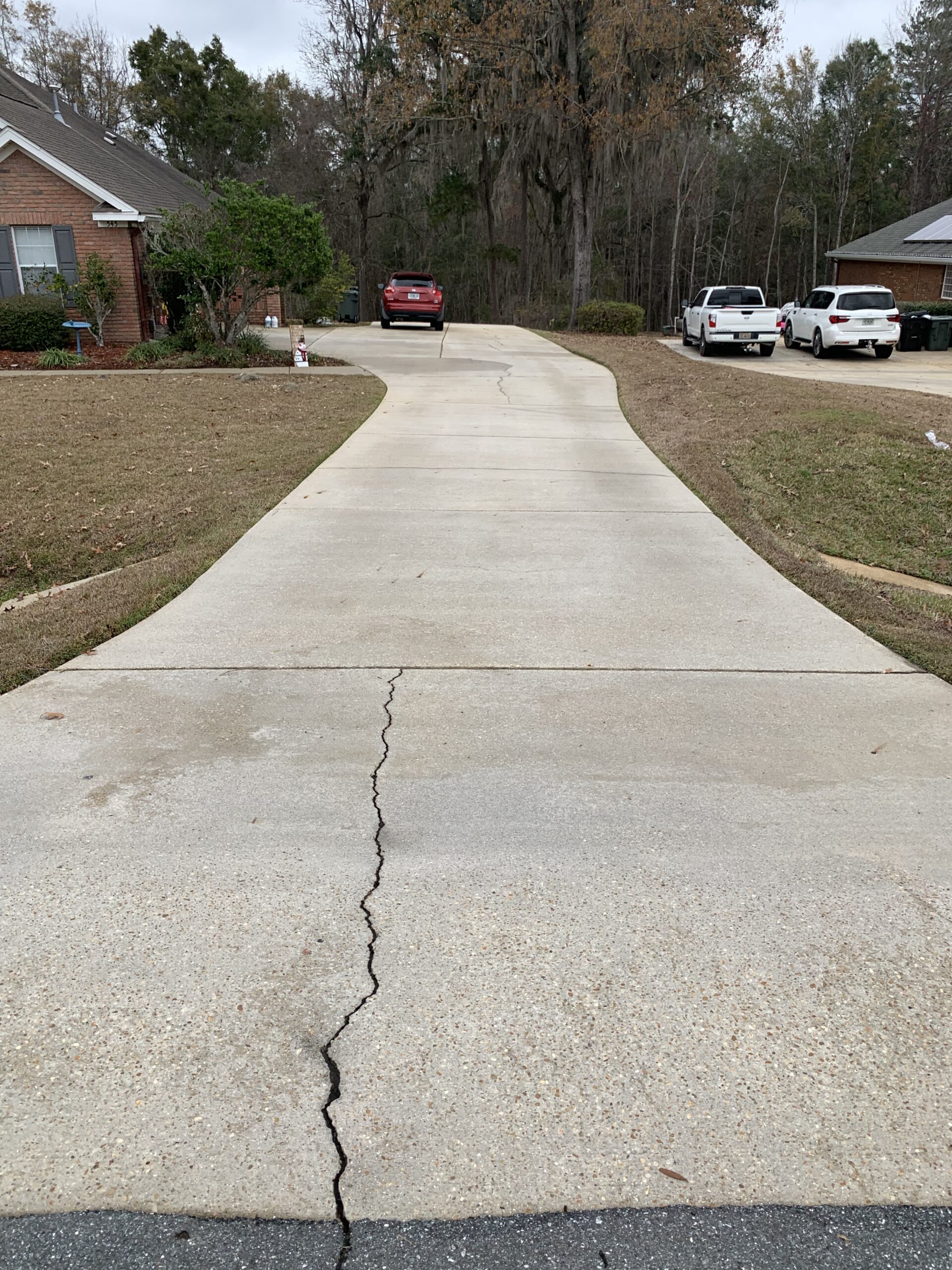 Clean driveway after professional concrete cleaning in Yorktown VA